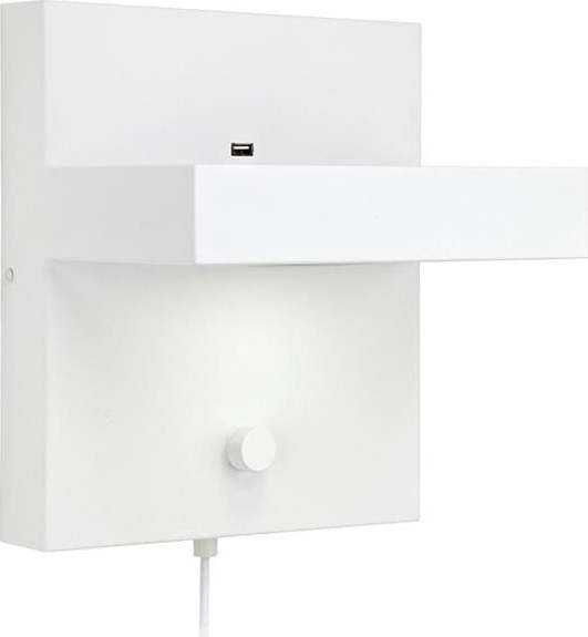 Bílá nástěnná lampa s poličkou a USB nabíjecí stanicí Markslöjd Kubik Markslöjd