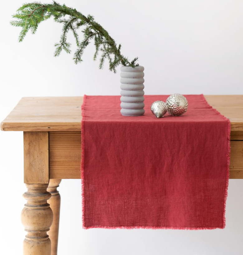 Červený lněný běhoun na stůl Linen Tales Classic
