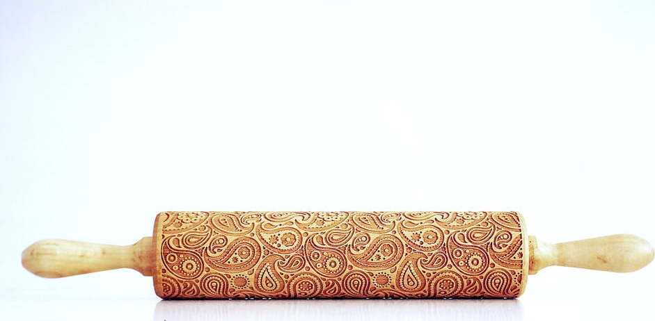 Dřevěný embosovaný váleček na těsto Valek Paisley Valek