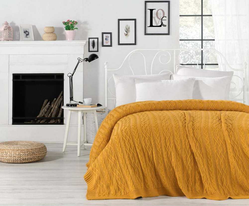 Hořčicově žlutý přehoz přes postel s příměsí bavlny Homemania Decor Knit