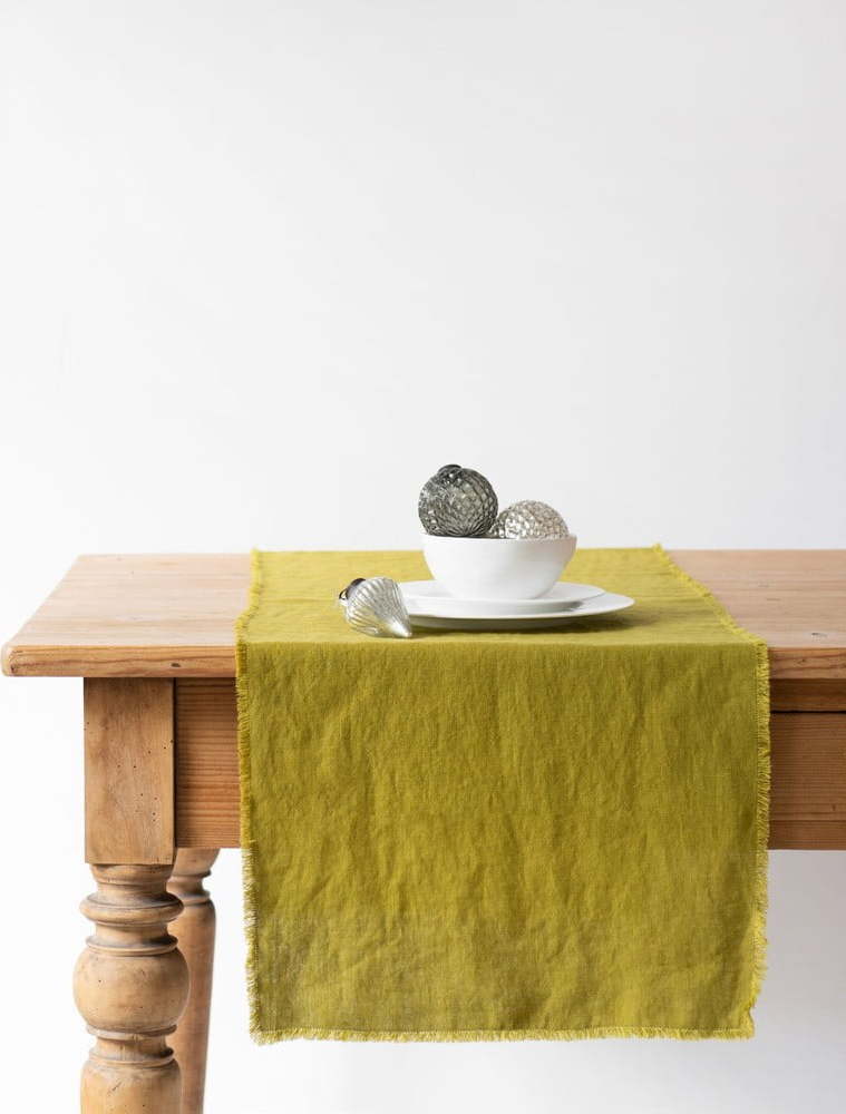 Zelený lněný běhoun na stůl Linen Tales Classic