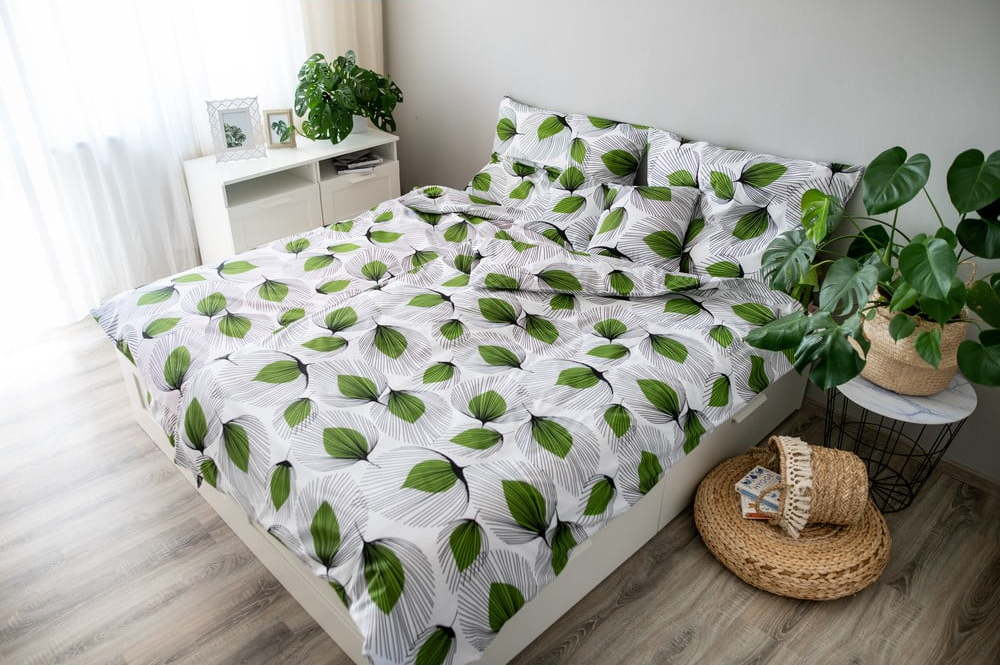 Zeleno-bílé bavlněné povlečení Cotton House Green Leaf