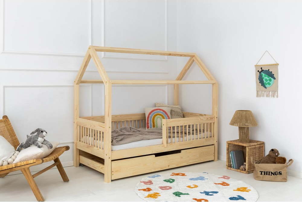 Domečková dětská postel z borovicového dřeva s úložným prostorem a výsuvným lůžkem v přírodní barvě 80x190 cm Mila MBW – Adeko Adeko
