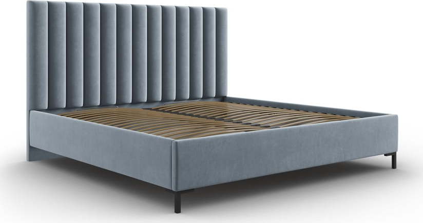 Světle modrá čalouněná dvoulůžková postel s úložným prostorem s roštem 140x200 cm Casey – Mazzini Beds Mazzini Beds