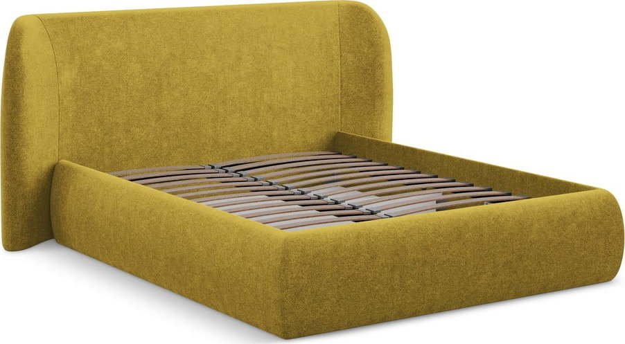 Čalouněná dvoulůžková postel v hořčicové barvě s úložným prostorem s roštem 160x200 cm Hauke – Makamii Makamii