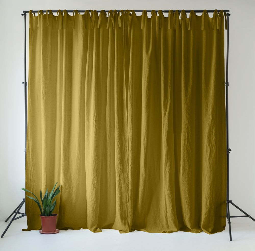 Okrově žlutý/zelený lněný závěs 140x170 cm Moss Green – Linen Tales Linen Tales