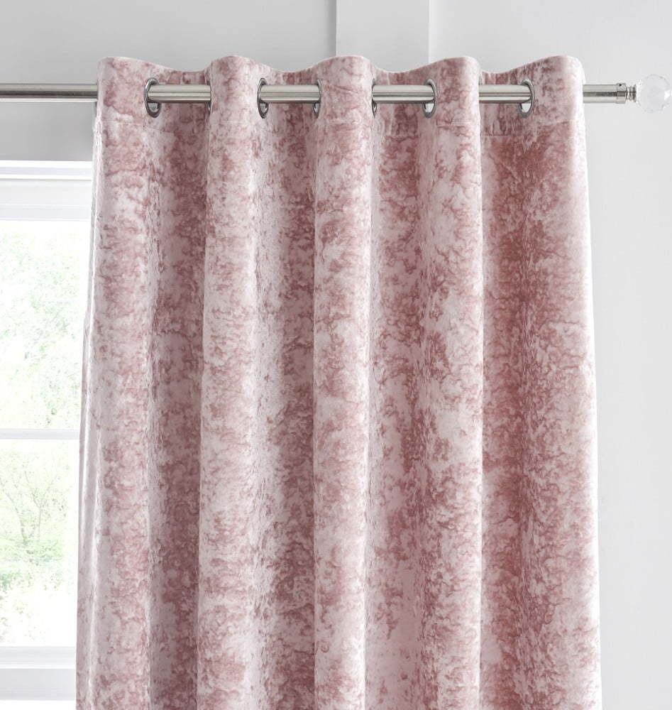 Růžové závěsy v sadě 2 ks 229x229 cm Crushed Velvet – Catherine Lansfield Catherine Lansfield