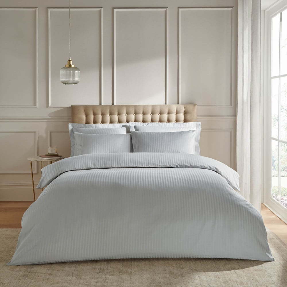 Šedé damaškové povlečení na dvoulůžko/prodloužené 230x220 cm Satin Stripe – Catherine Lansfield Catherine Lansfield