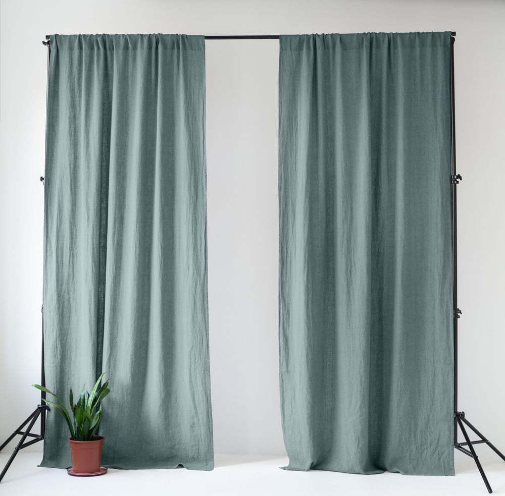 Šedomodrý lněný závěs 140x200 cm Blue Fog – Linen Tales Linen Tales