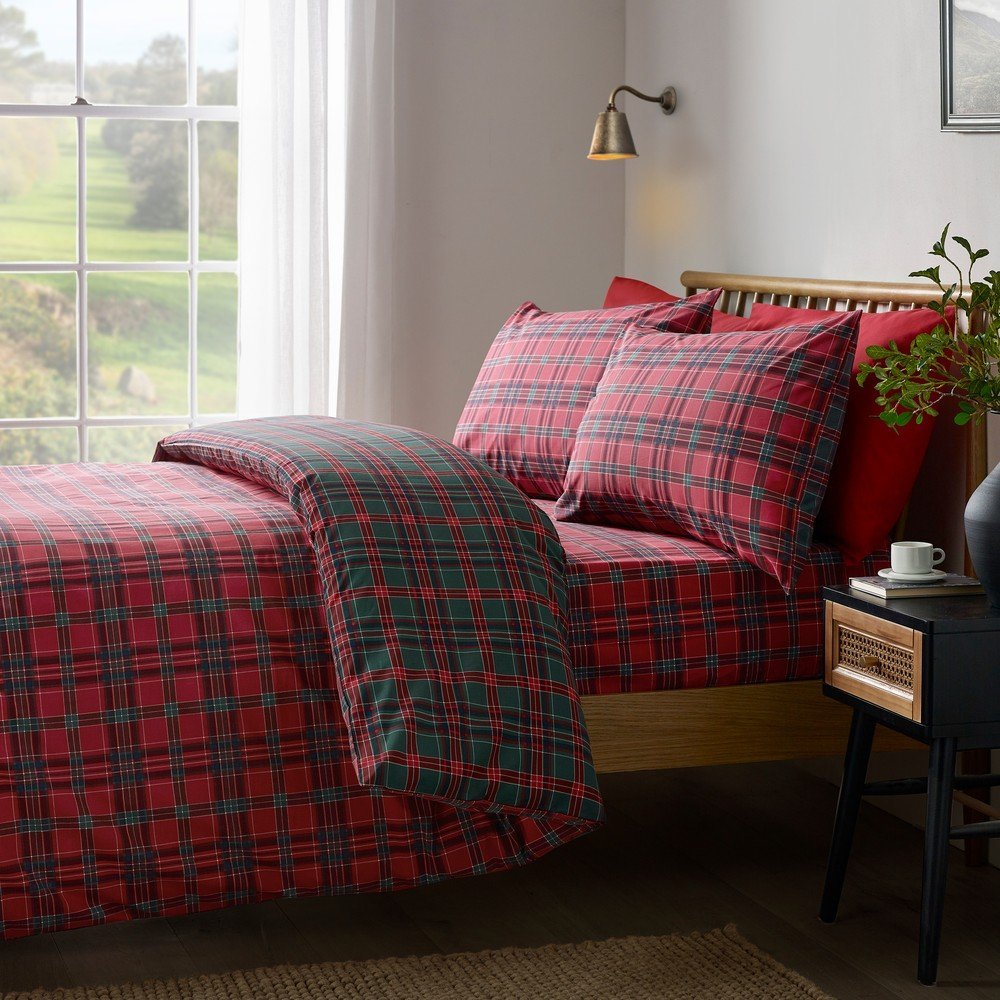 Červené/tmavě zelené povlečení na dvoulůžko 200x200 cm Tartan Check – Catherine Lansfield Catherine Lansfield
